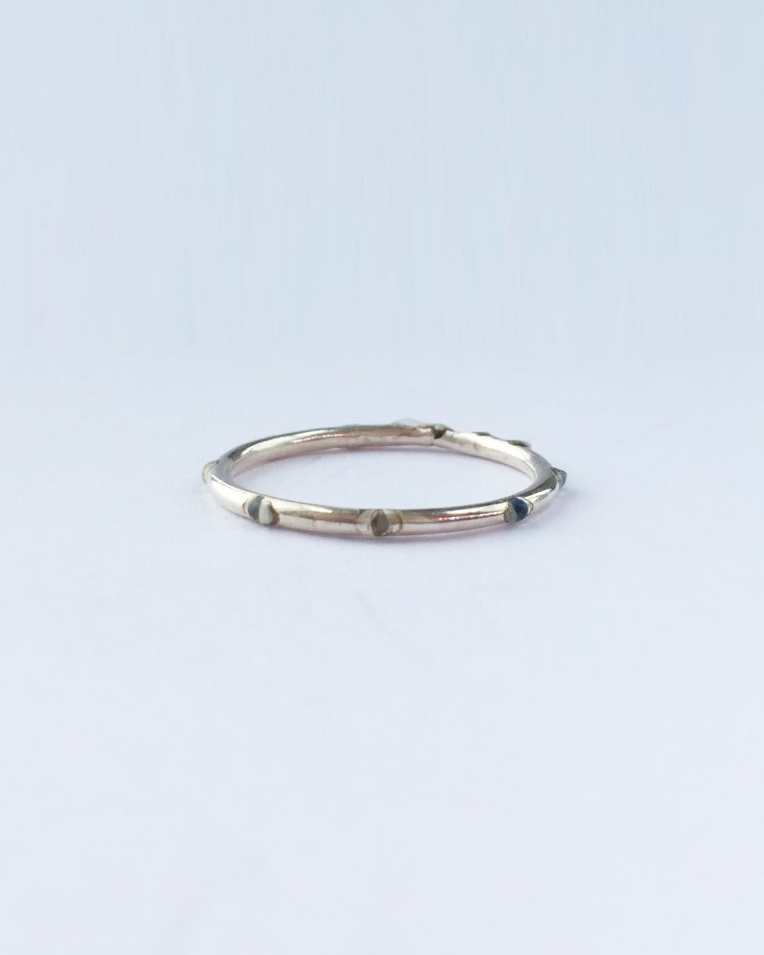 Anillo con puntitos - Mi tienda