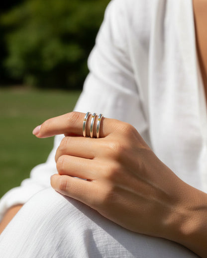Anillo con piedra central