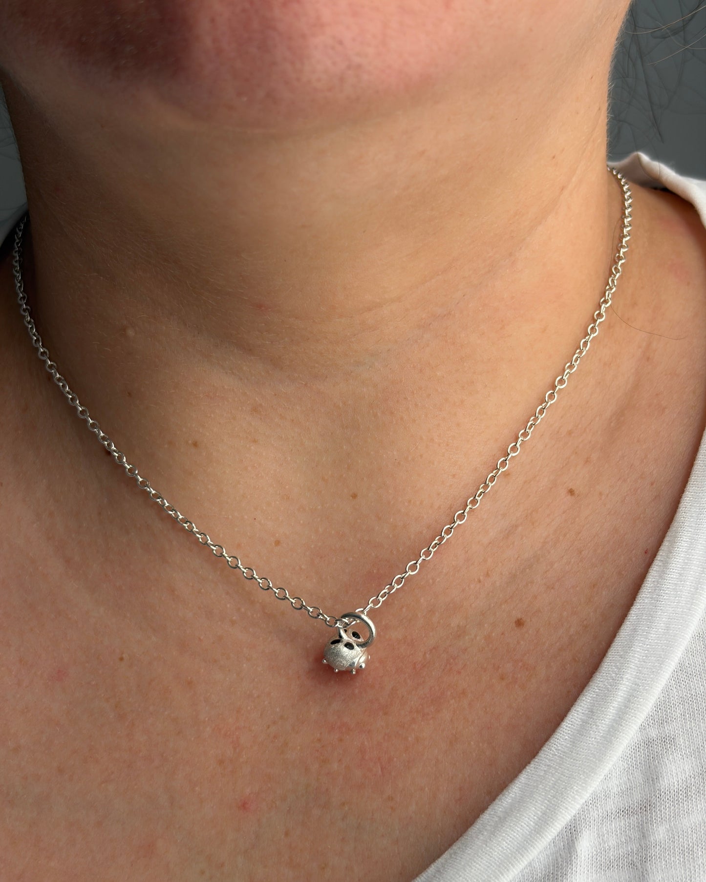 Mariquita globito pendant