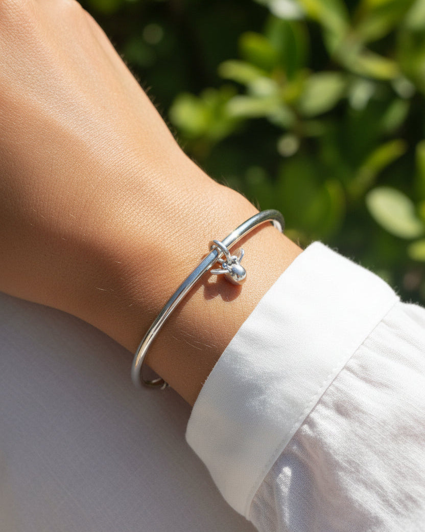 Dije / Charm de plata 950 con forma de abejita globo compatible con collares y pulseras pandora